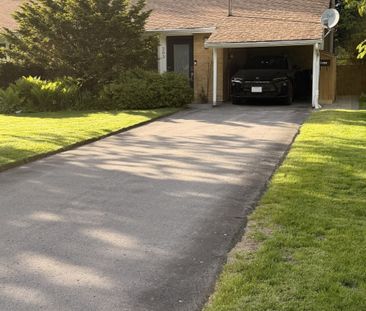 For Lease - 203 Three Valleys Drive, Toronto, Ontario - Photo 2