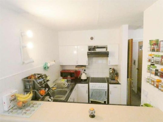 Ground Floor Flat Pavilion Way, Edgware, HA8 - Photo 1