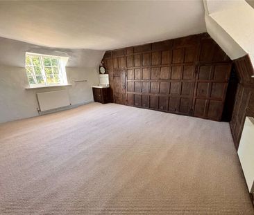 An exceptional 5 bedroom farmhouse set in a stunning, private locat... - Photo 6