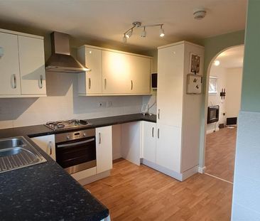 2 bedroom end of terrace house to rent - Photo 4