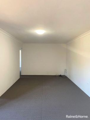 Spacious 2 Bedroom unit - Photo 1