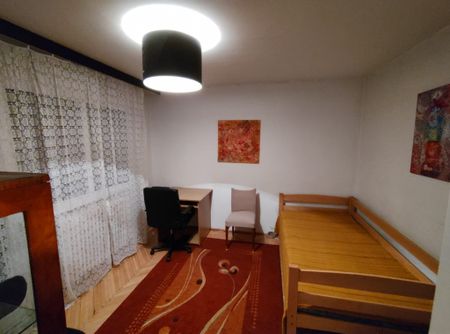 Apartament de inchiriat cu 3 camere Disponibil - Photo 4
