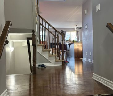 For Lease - 278 Broxburn Crescent, Barrhaven, Ontario - Photo 2