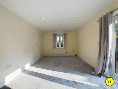 4 bedroom detached house to rent - Photo 2