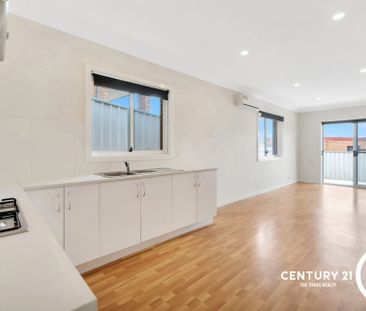 Bright, Modern & Convenient – Ideal for a Small Family - Photo 1