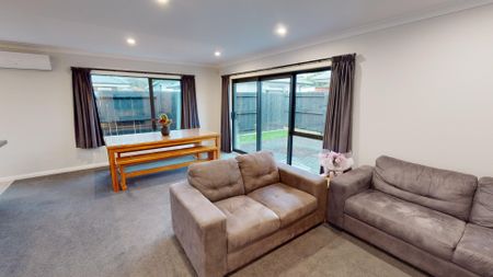 Kelvin Grove - 3 Bedrooms - Photo 3