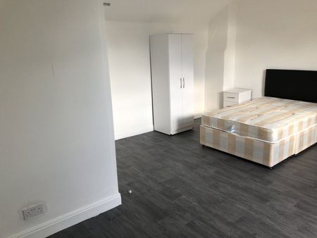 Room in a Shared House, Slade Road, B23 - Photo 3