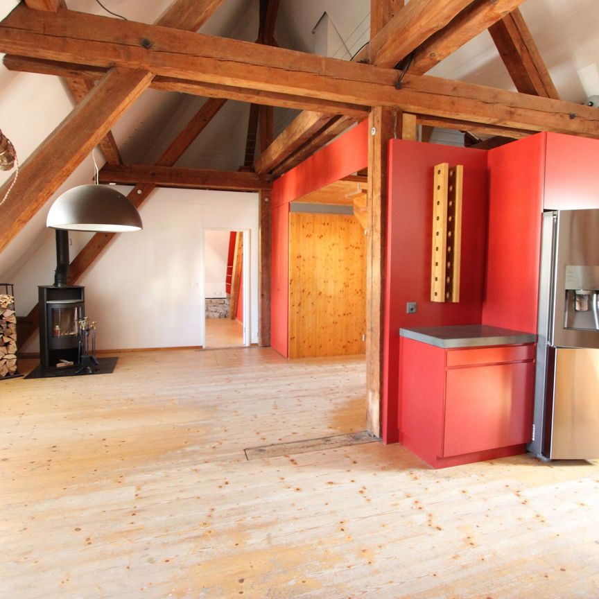 Coherent 2.5-storey apartment with gallery and a lot of charm - Foto 1