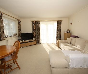 Belgrave Manor, Woking - Photo 4