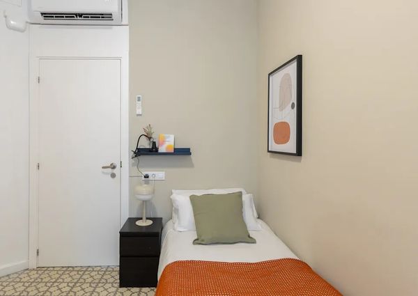 Carrer de Còrsega, Barcelona, Catalonia 08036