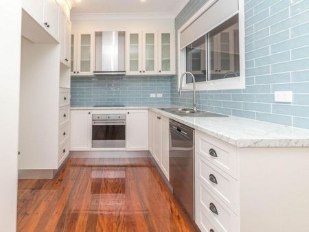 AT HOME IN HAMILTON - Photo 4