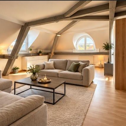 Charmante 2.5-Zimmer-Dachwohnung mit schöner Aussicht - Photo 1