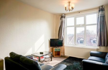 3 Bedrooms Flat 6 Headingley House - Photo 5