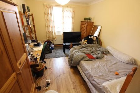 6 bedroom semi-detached house to rent - Photo 4