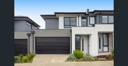 Contemporary Family Home - Photo 4