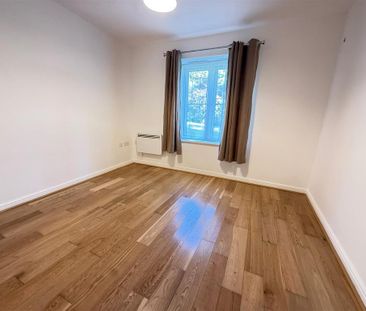2 bedroom ground floor flat to rent - Photo 2