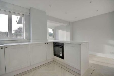 St. Helena Way, Portchester, PO16 - Photo 2