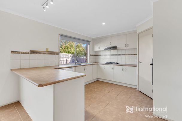 Refurbished Family Home in Central Hoppers! - Photo 1