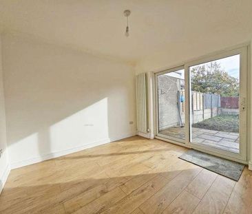 Cambrian Avenue, Ilford, IG2 - Photo 1