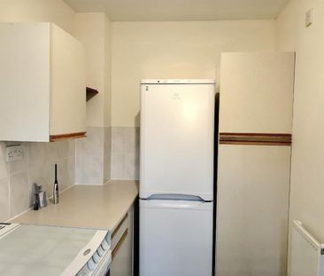 1 bedroom semi-detached house to rent - Photo 4