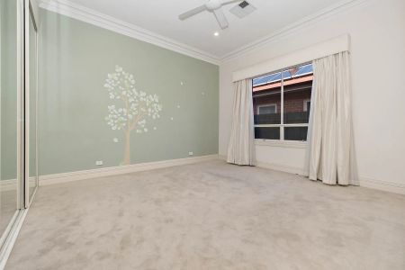 Luxury Family Living in Prestigious Joslin – Executive Villa with Exceptional Space & Style - Photo 4