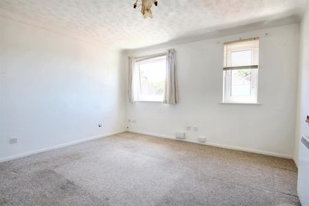 1 Bedroom Flat / Apartment to let - Photo 4