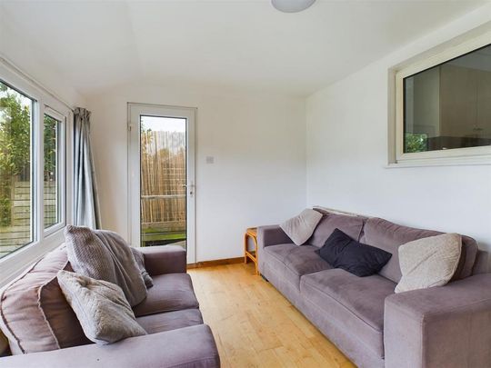 5 bedroom terraced house to rent - Photo 1