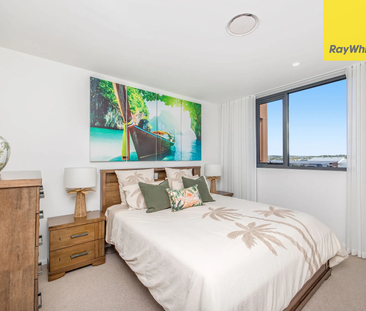 Luxury Living Awaits - Stylish 3-Bedroom Apartment in Hope Island R... - Photo 4