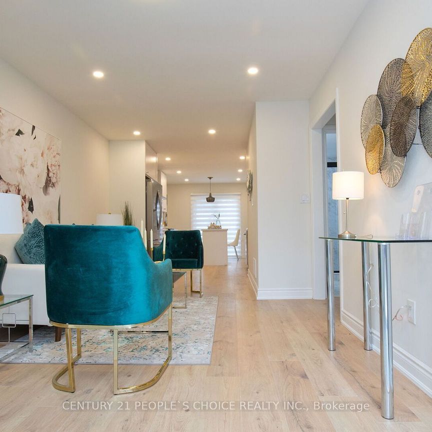 For Lease - 2 Betteridge Lane, Toronto, Ontario - Photo 1