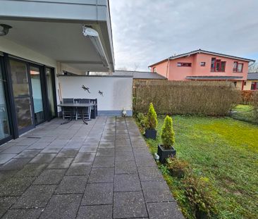 Möbliert & rollstuhlgerecht: moderne EG-Wohnung mit Terrasse & Gart... - Photo 1