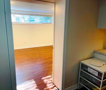 For Lease - 54 Medley Crescent Unit# Basement, Toronto, Ontario - Photo 2