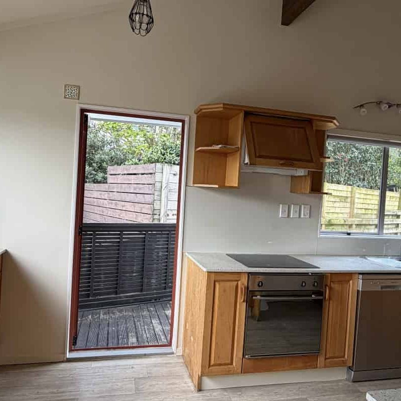 Spacious Family Home with Views - Photo 1