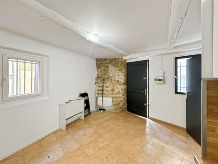 À louer - Studio meublé 17 m² en plein coeur de Pertuis - Photo 5