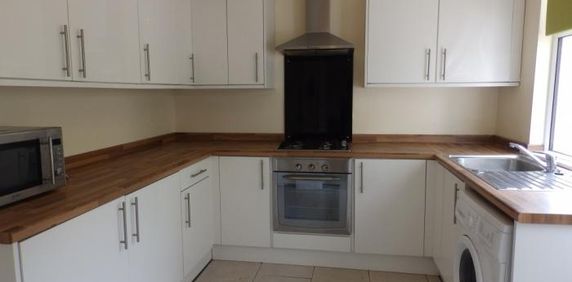1 bedroom in a house share to rent - Photo 2