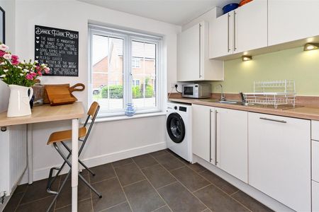 Squires Grove, Eastergate, PO20 3AY - Photo 3