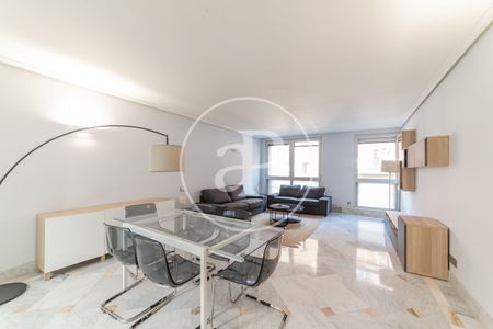 Flat for rent in Almagro (Madrid) - Photo 2