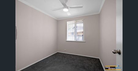 Spacious 3-Bedroom Family Home with Double Garage - Photo 3