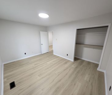 For Lease - 22 Threadneedle Crescent, Toronto, Ontario - Photo 6