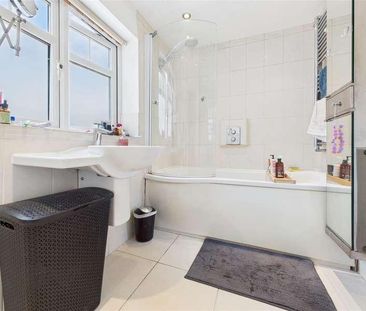 Ashley Road, Walton-on-thames, KT12 - Photo 1