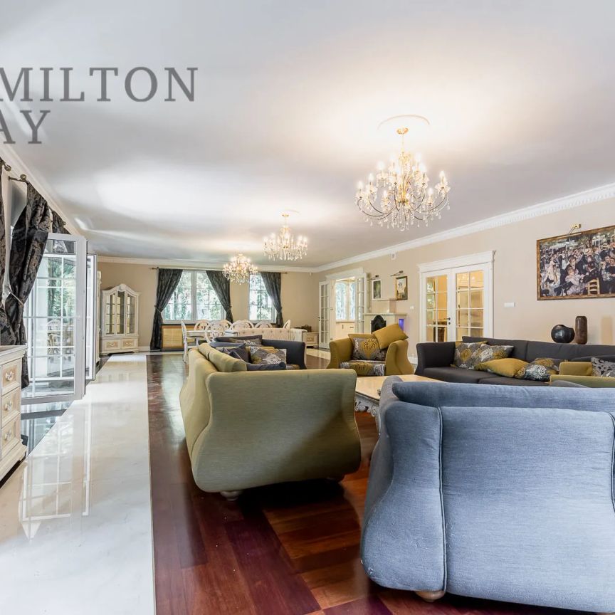 Luksusowa rezydencja z basenem w dzielnicy Wawer - Zdjęcie 1