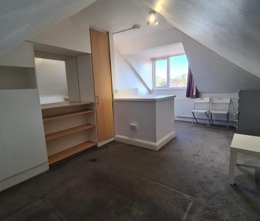 1 bedroom in a house share to rent - Photo 6