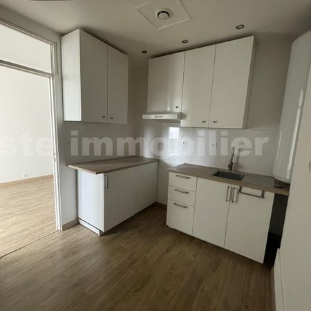 Location Appartement 3 pièces 64m² ROUBAIX 59100 - Photo 4