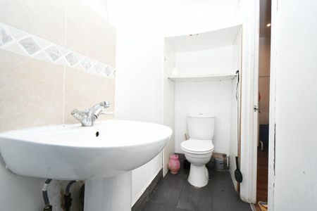 3 bedroom apartment to rent - Photo 5