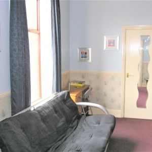 Flat 5, 223 HYDE PARK ROAD Leeds - LS6 1AH - Photo 2