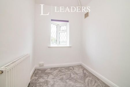 3 bedroom semi-detached house to rent - Photo 4