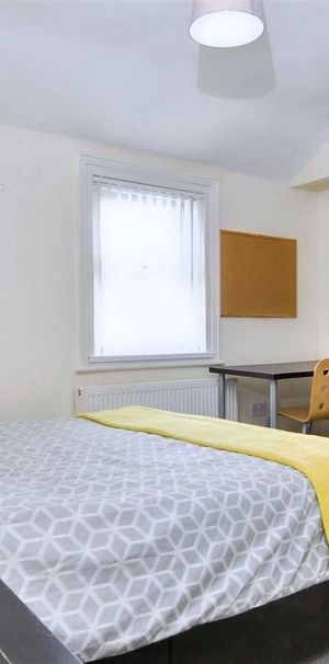 7 Seaton Avenue Flat 3, Plymouth - Photo 1