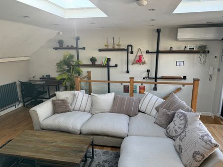 2 Bed Penthouse, Warstone Lane, B18 - Photo 3