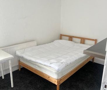 4 bedroom maisonette to rent - Photo 4