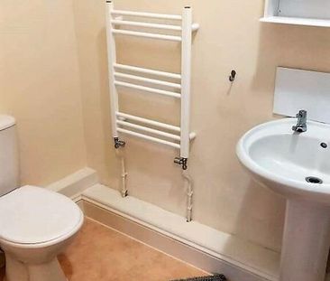 1 bedroom in a house share to rent - Photo 4