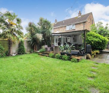 3 bedroom semi-detached house to rent - Photo 4